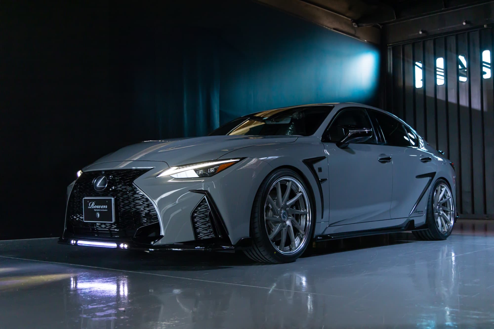 LEXUS IS500 クォータービュー